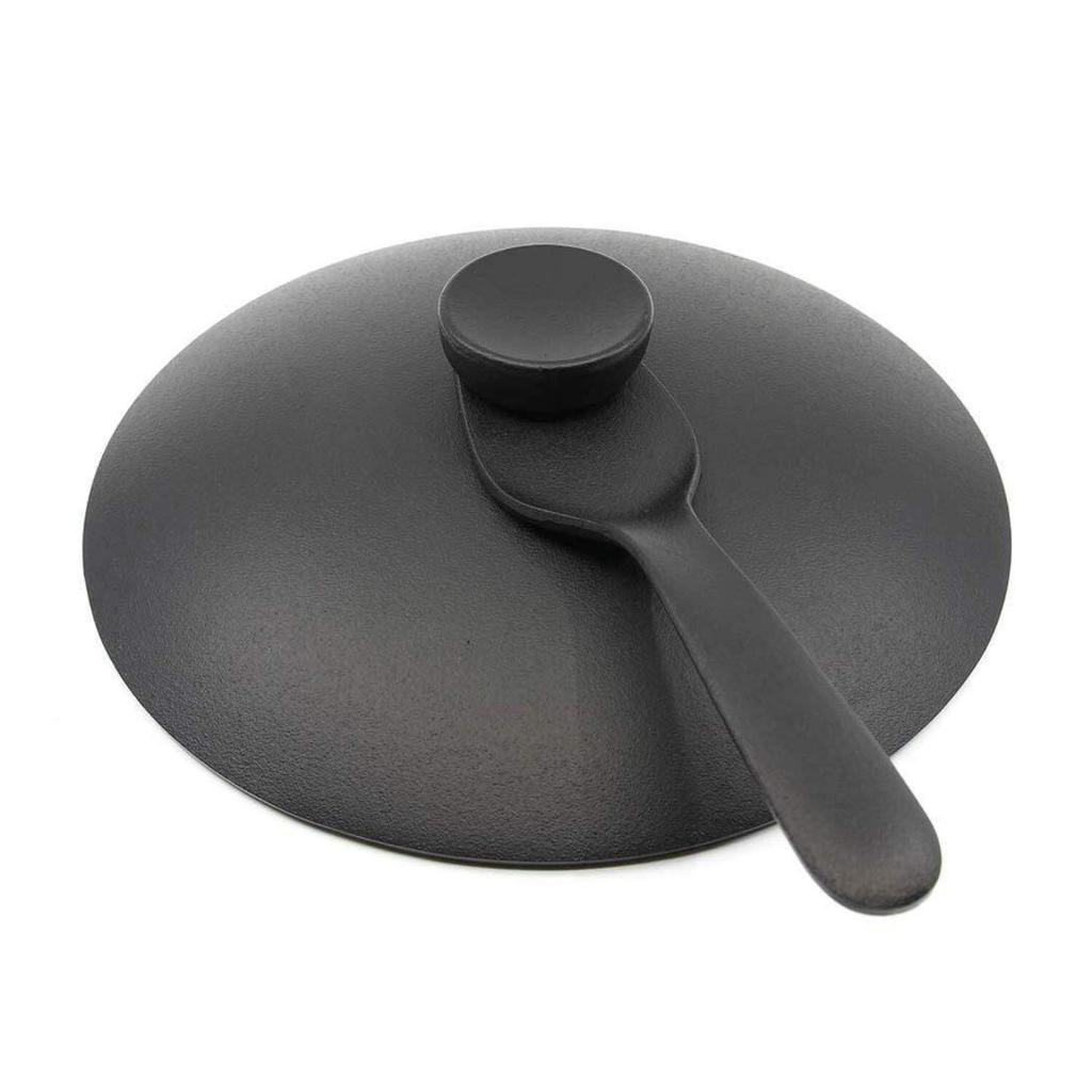 Sori En enkel men praktisk djup Nambu-järngryta tillverkad i Japan med ett järnlok och Yanagi-handtag för induktion. kompatibel.