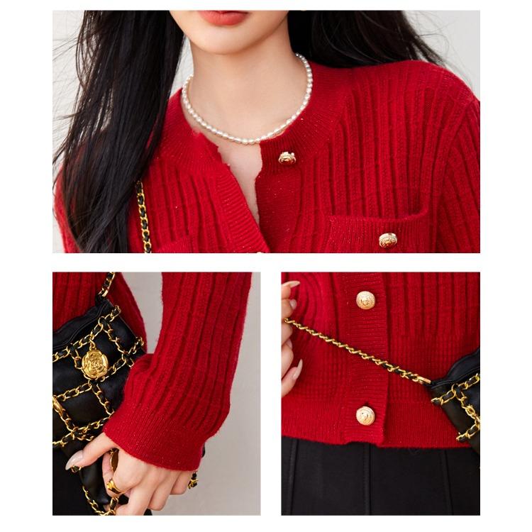Cozy Red Knitted Sweater with Loose Fit and Chic Style for Winter