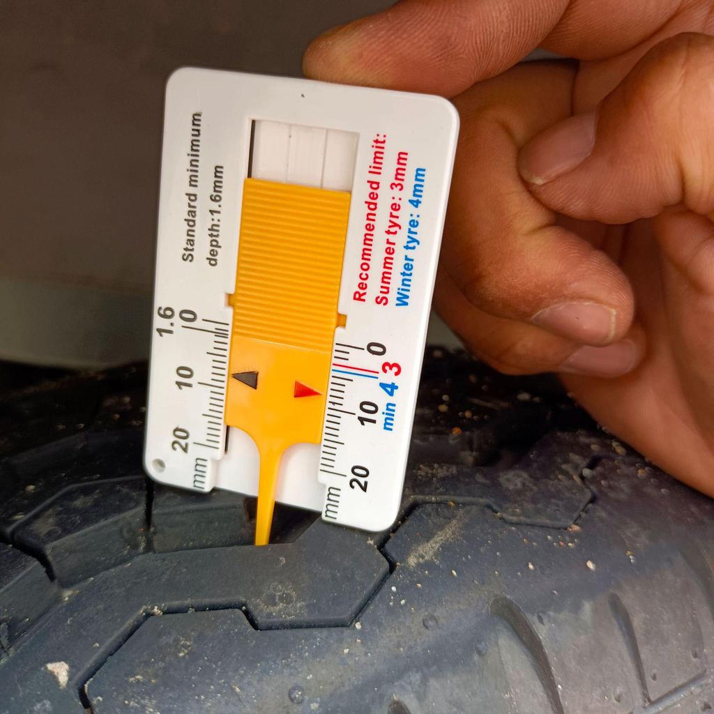 Portable Plastic Tire Tread Depth Gauge 0-20MM Vernier Caliper