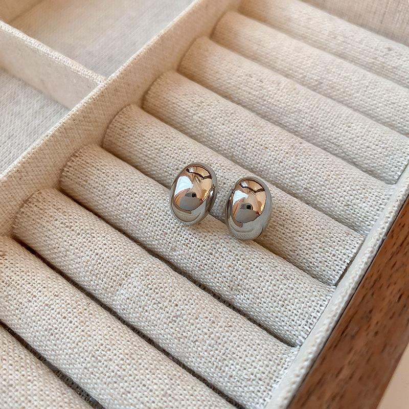 Metal wind round geometric earrings niche simple versatile stud earrings ins fashion high-end earrings