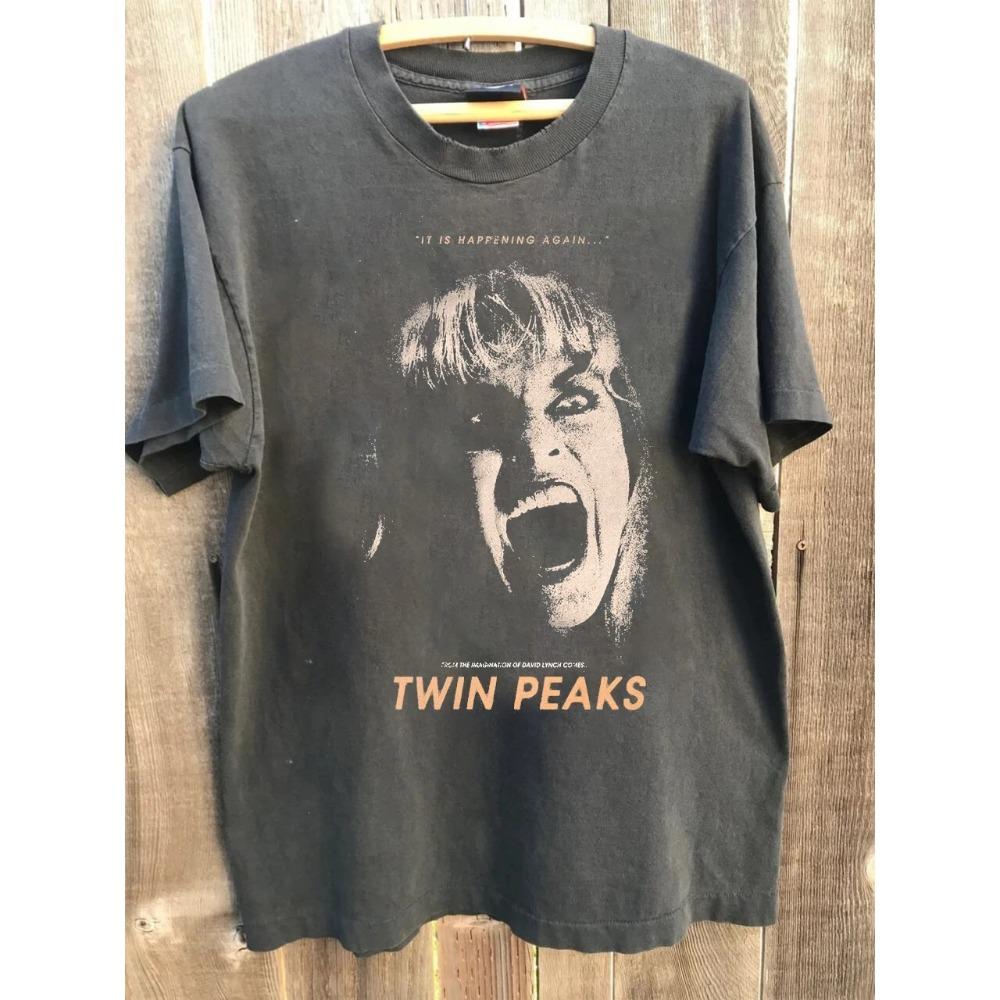 

Twin Peaks T-Shirt Men Vintage It Is Happening Again Print Retro David Lynch Cult TV Show Horror Graphic Short Sleeve Casual Top S разноцветный