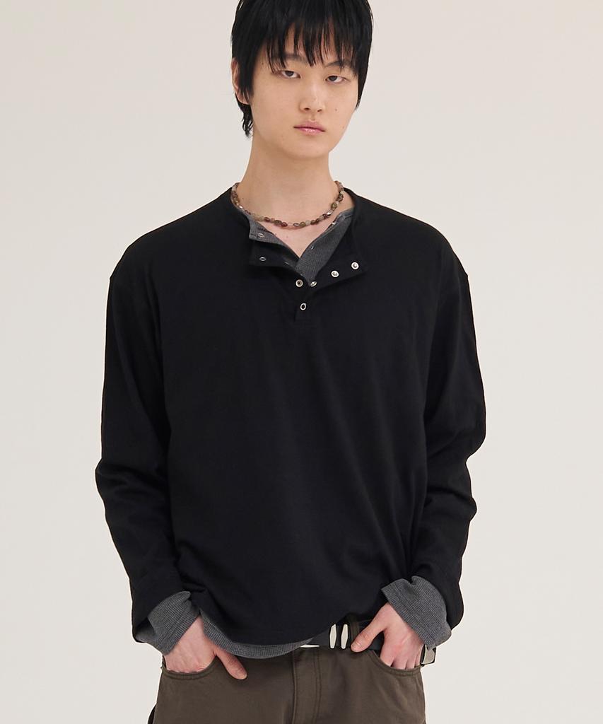Akesi Contra Layered Henley Neck Long Sleeve_Black And Charcoal