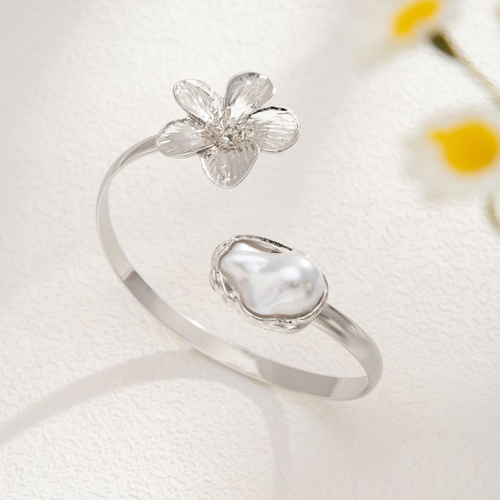 Accessories Personality Fashion Asymmetrical Metal Jewelry Baroque Special-shaped Imitation Pearl Flower Arm Bracelet Women