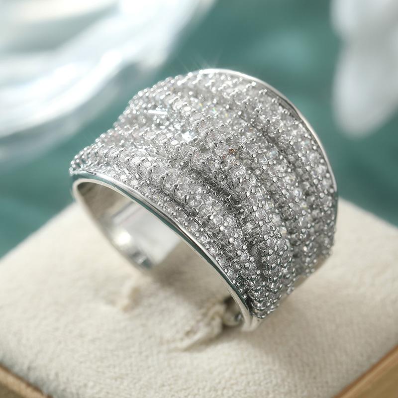 Inele Femei Exquisite cu Zirconiu Alb Încrustat și Contur Trendy Culoare Aur Geometrie Purtare Zilnică Bijuterii de Petrecere Cadou de Aniversare