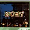 Storefront Holiday Decorations 2027 Gingerbread Christmas Static Window Clings Xmas New Year Decals with Santa Claus Glass Stickers Snowman