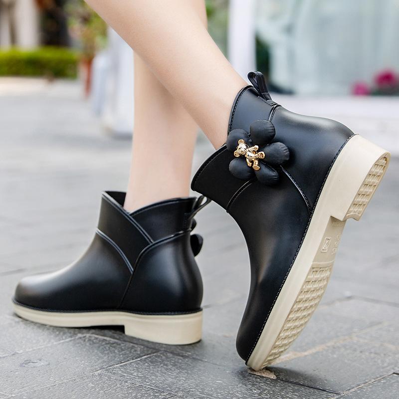 Fashion waterproof rain boots women's fashion short tube warm water shoes wear-resistant thick-soled short non-slip rubber shoes
