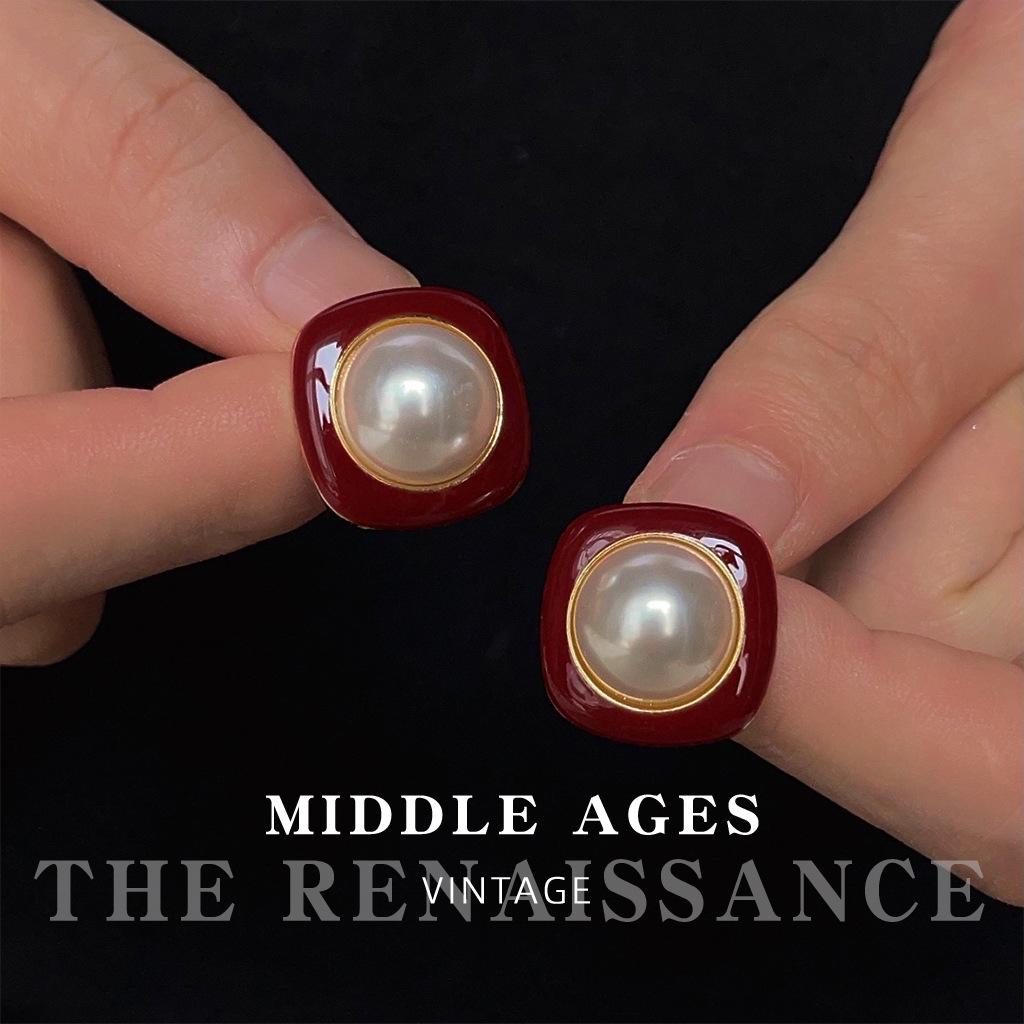 Ретро-серьги в гонконгском стиле: квадратные, бордовые, с жемчугом, геометрическим узором, серебряные серьги-гвоздики.