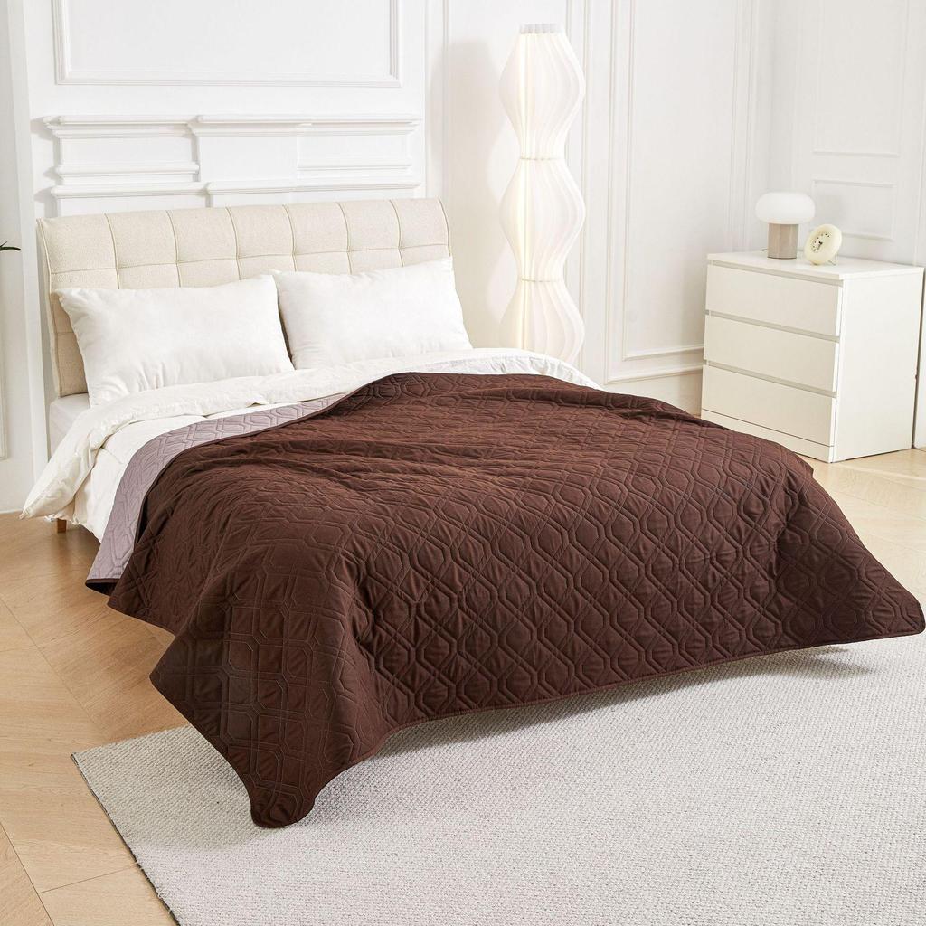 Waterproof Pet Mattress Cover: Dustproof, Anti-Slip, Anti-Urine Protective Sofa Pad for Cats and Dogs