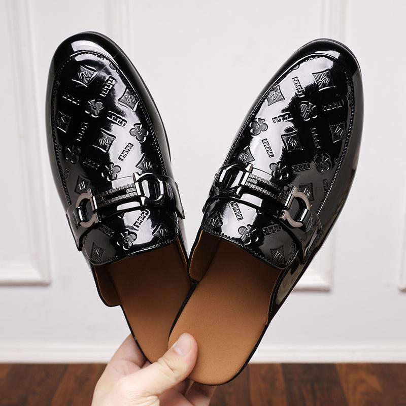 2024 Léto Britský Styl Denní Venkovní Pánské Kožené Muly Módní Černá Bílá Hombre Nazouvací Ležérní Pantofle velikost 38-47