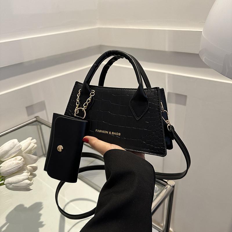

Stylish Pu Mini Square Handbag For Women With Zipper Closure Ideal For Everyday Use чёрный