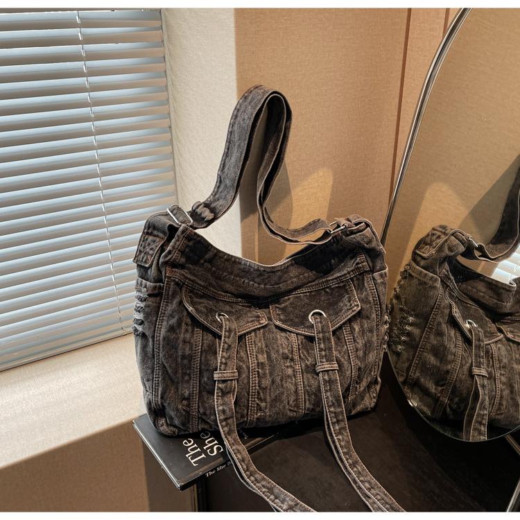

Fashion denim messenger bag large capacity trend versatile women shoulder bag temperament tote bag чорний