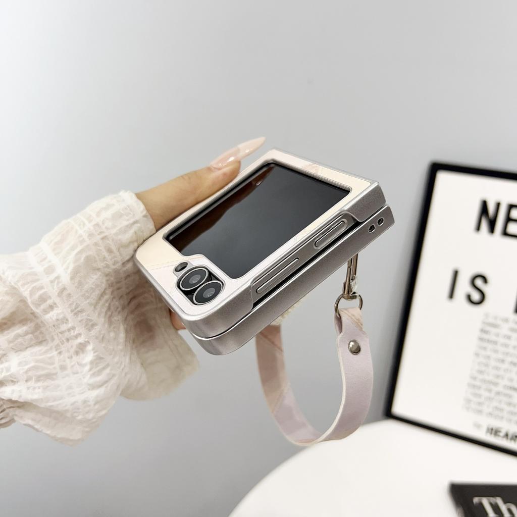 For Samsung Galaxy Z Flip5 5G Case Retro Rhombus PU+PC Phone Cover with Love Pendant and Strap