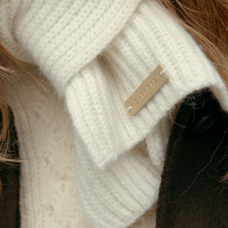 Carriere BABY ALPACA BLEND SEAMLESS RIB KNIT MUFFLER