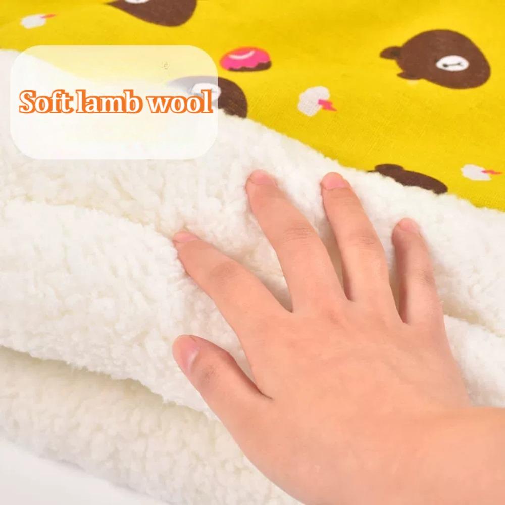 Cat Sleeping Bag Cat Nest Lamb Wool Material Winter Warm Pussy Sleeping Bag Semi Enclosed Design Kitten Nest Cartoon Pet Supplie