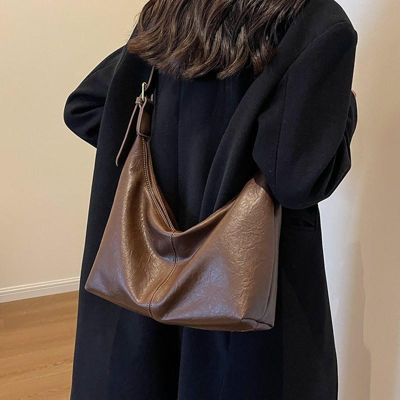 Chic Retro Fashionable Shoulder Bag In Black Mud Brown And Coffee For Stylish Daily Use