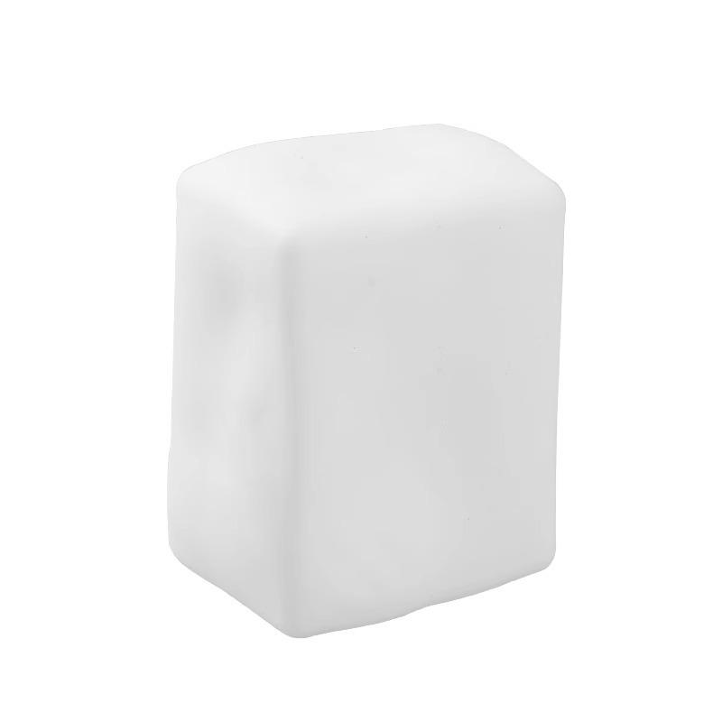 

Креативная игрушка-антистресс в виде водяного тофу