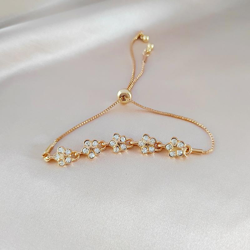 Fashion Bracelet Zircon Flower For Women Minimalist Bracelet New Luxury Crystal Pendant Round Butterfly Shiny Cute Jewelry Bangl