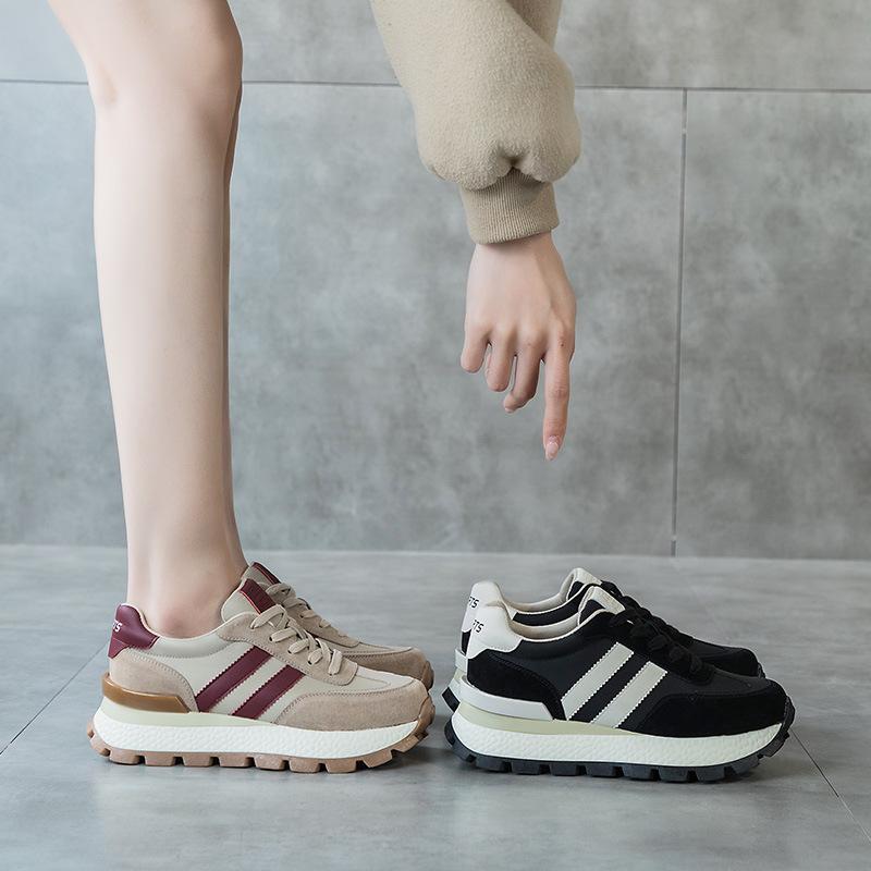 2025 spring and autumn new little white shoes retro sports shoes Internet celebrity casual women's shoes versatile thick soles inner heightening dad s
