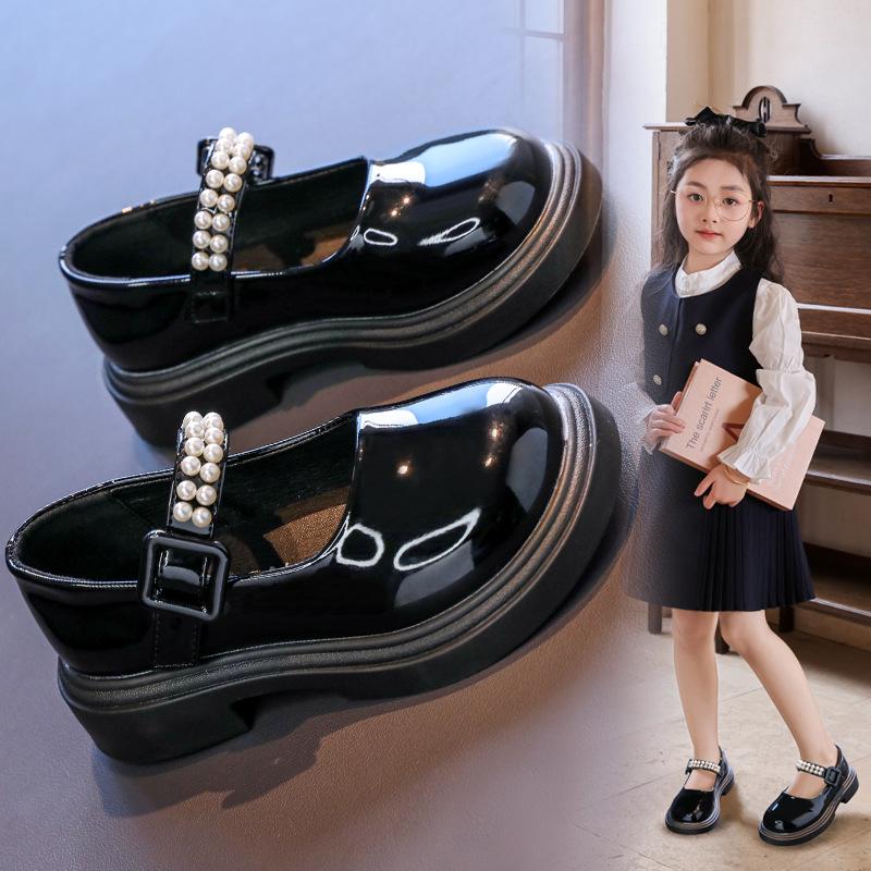 Girls' Spring and Autumn Children's British College Soft-soled Retro Pearl Black Performance Small Leather Shoes