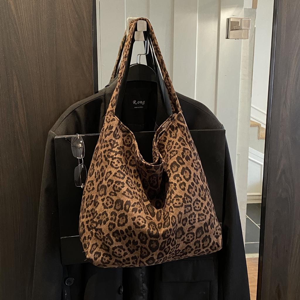 Autumn and Winter Armpit Bag Large-capacity Bag Women's 2025 New Leopard Print Shoulder Bag Simple Premium Tote Bag