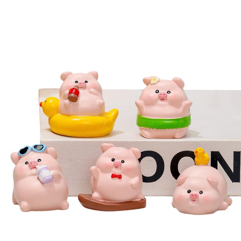 Creative Holiday Leisure Piggy Cartoon Figurine Handcrafted Toy Car Decorative Item for Tabletop Decoration, A Soothing Decorative Item.