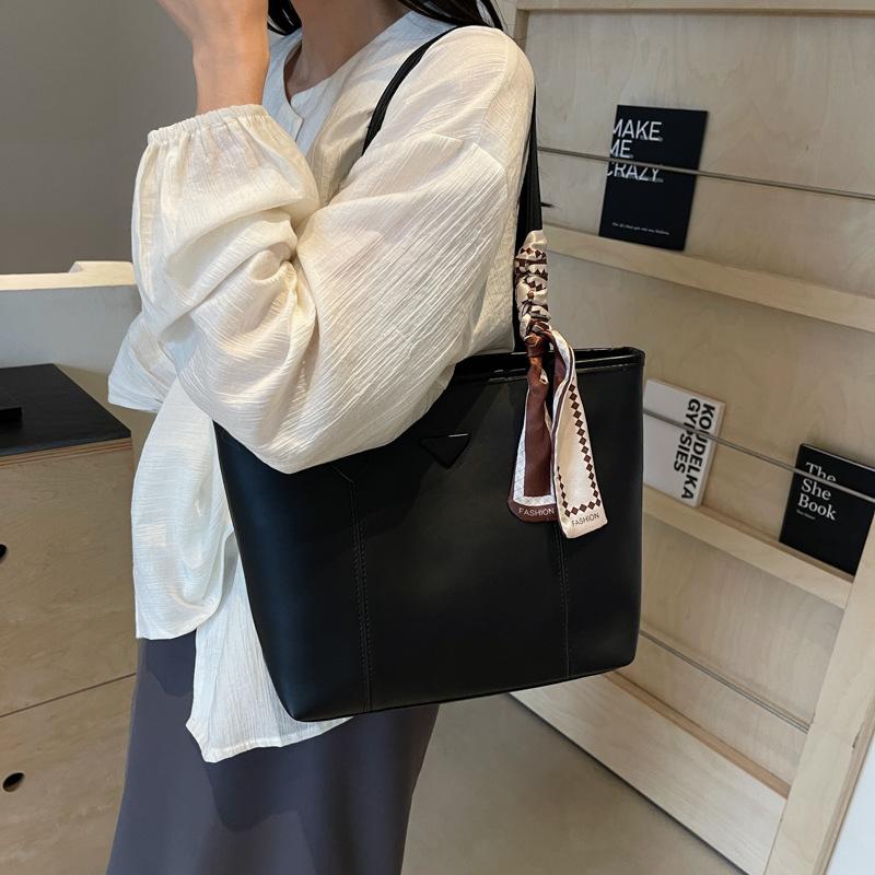 Large-capacity Simple Tote Extra-large Bag Women's 2025 New Casual Texture Commuter Bag Student Class Shoulder Bag