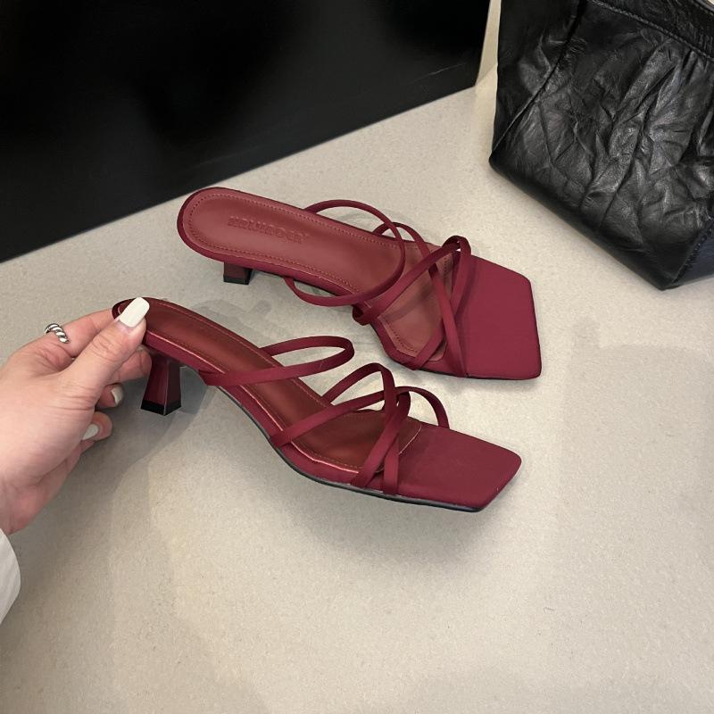

2025 summer new stiletto high heels niche French temperament one-word fashion versatile square toe sandals 39