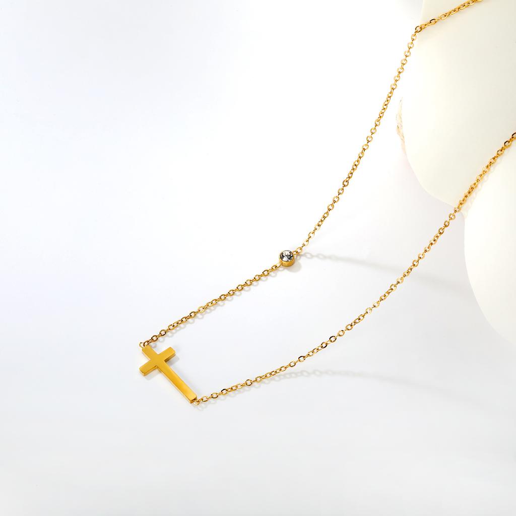 Minimalist Cross Pendant Necklace, Lightweight Luxury Choker, Elegant and High-end Stainless Steel Accessory for Women