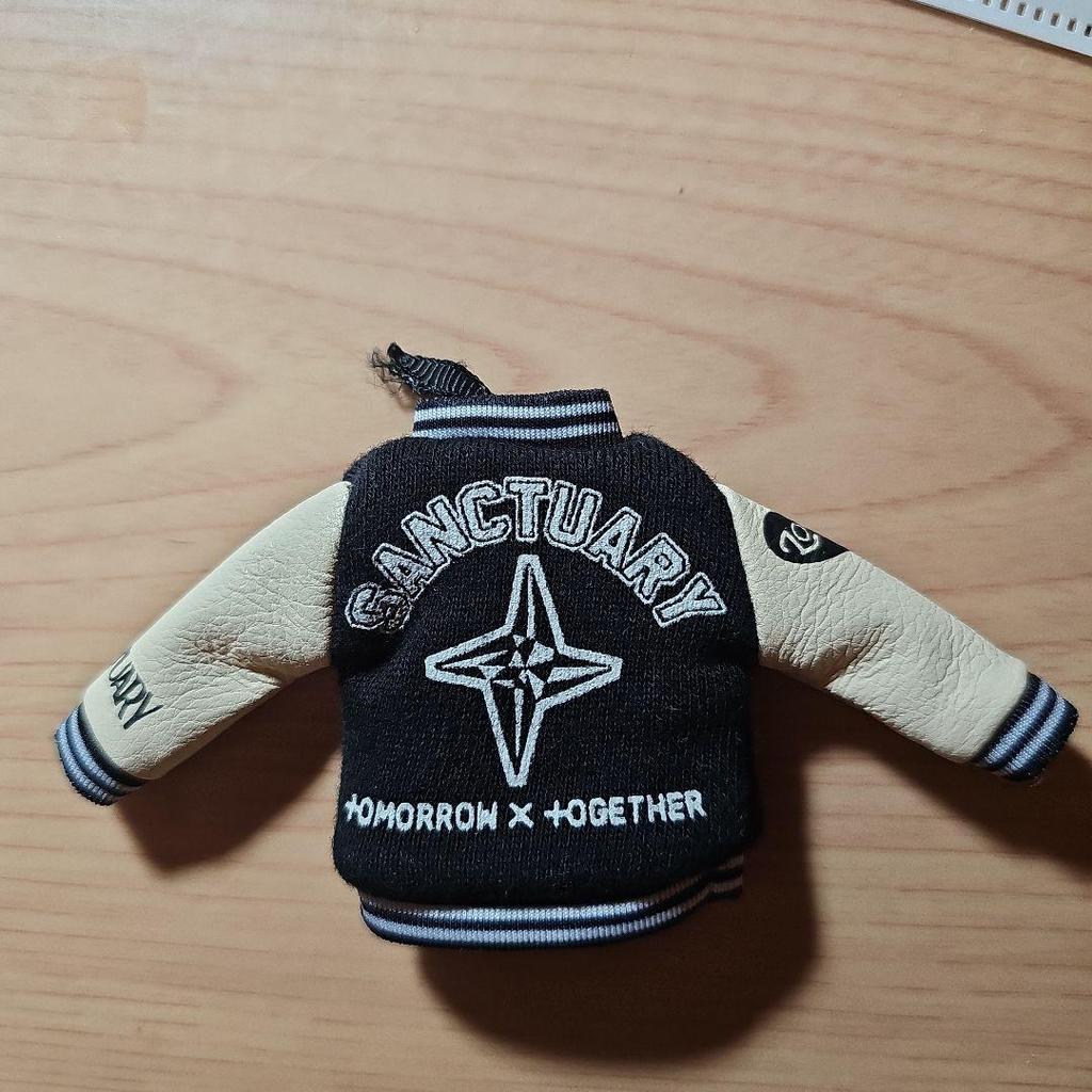 [USED] Discounted TXT Korean Pop-Up Concept Keyring TXT Sanctuary