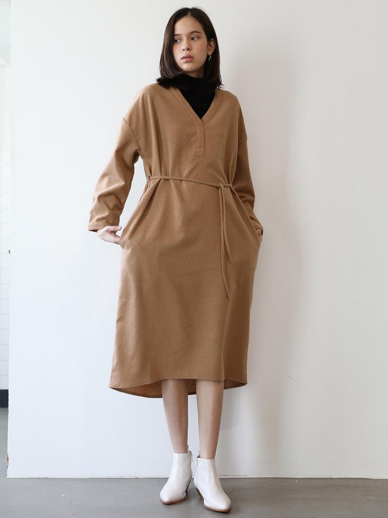Hyumeongaelleoli Wool V-Neck Dress_Beige
