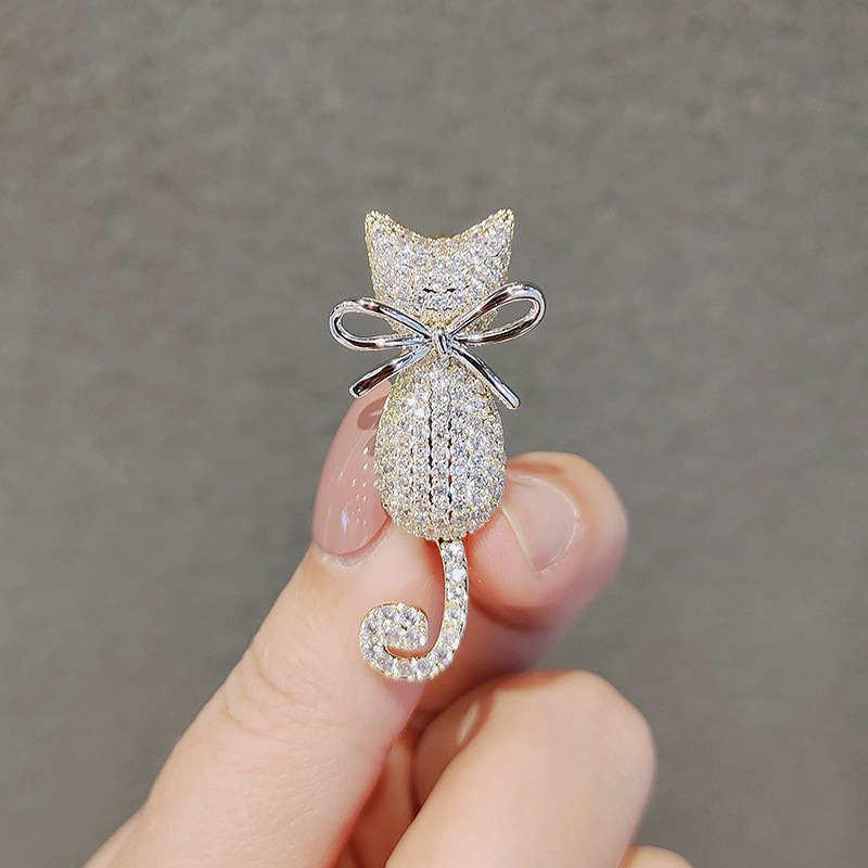 Korean Cute Cat and Diamond Butterfly Brooch for Men and Women - Fashionable Cardigan Pin and Corsage Accessory