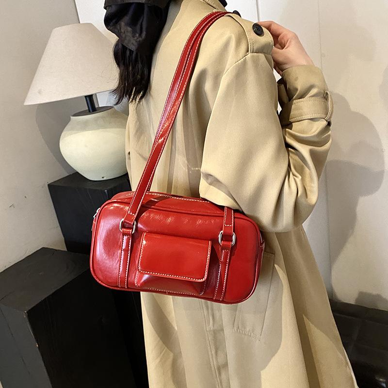 Korean-style Underarm Bag In A Textured Bright Red Fashiable Commuter PU Leather Crossbody Handbag For Women