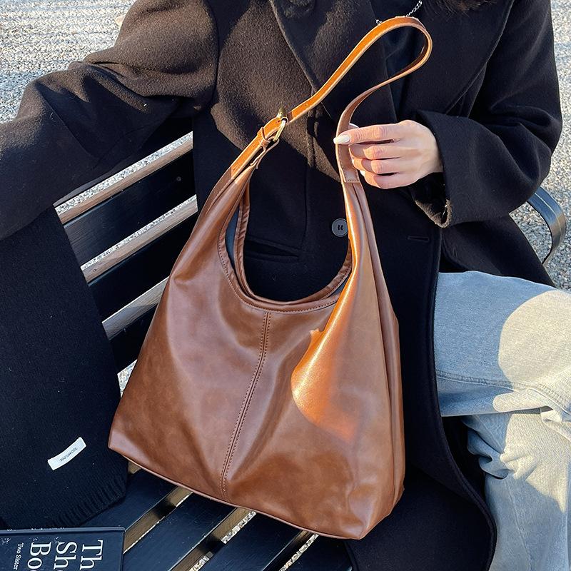 Autumn Premium Oil Wax Leather Shoulder Tote Bag Women's Fashion Commuter Vintage Large Capacity Underarm Bag