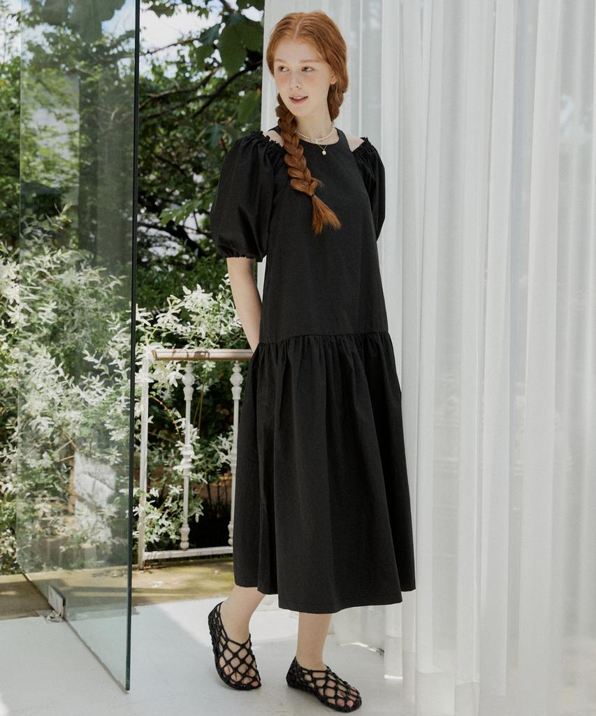 Opeundoeoseutyudio Shoulder Point Onepiece Black