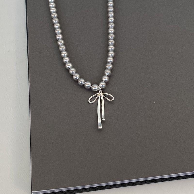 

Гот Harajuku, милый Y2K, эстетический кулон с бантом, серая жемчужная цепочка с бисером, ожерелье-цепочка для девочек, колье, крутые аксессуары в стиле эмо 90-х годов 1PCS серый