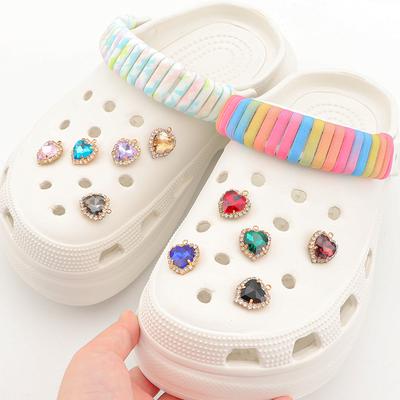Schuhanhänger Pins für Sandalen Liebe Bunte Edelstein Kristall Bohrer Schuhe Dekoration Blume Schnalle Schuhzubehör 1 Stück