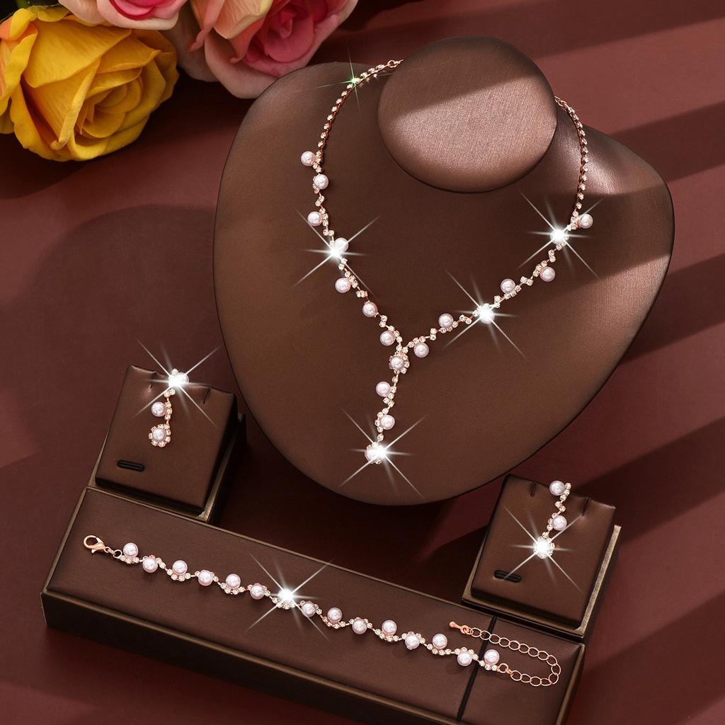 Delicate Claw Chain Necklace Earrings Bracelet Set Three-piece Pearl Clavicle Chain Dress Accessories