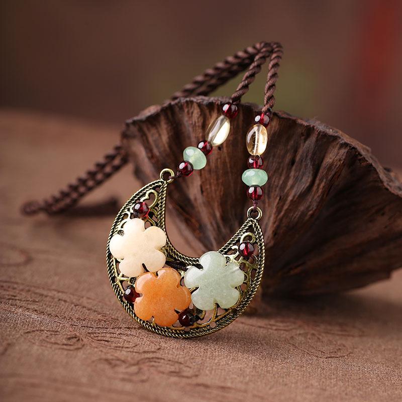 GEMCHIC Women's Vintage Ethnic Style Necklace with Aventurine Flower Pendant, Handmade Chinese Retro Collarbone Jewelry