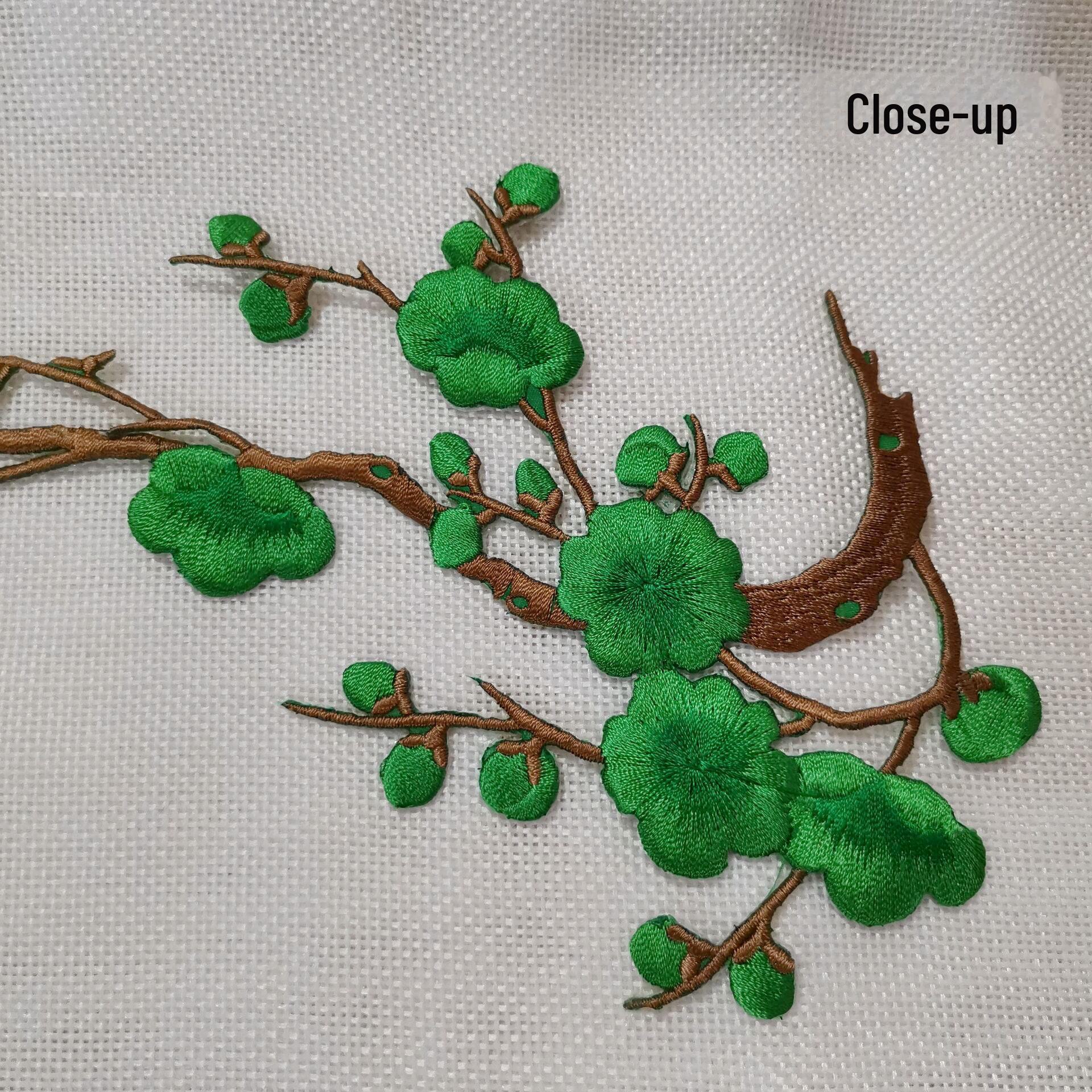 

Вышитая нашивка «Цветок зимней сливы» для чонсама — своими руками в китайском стиле с термонаклейкой 15X36 cm темно-зеленого