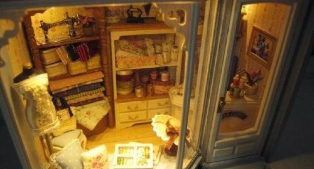 Dollhouse DIY Kit Set Miniature European Travel Diary Dressmaking Shop PT-ETJ02