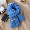 Small twist is a new scarf for women in autumn and winter. It is warm and versatile outside in winter. Solid color knitted neck protection scarf.