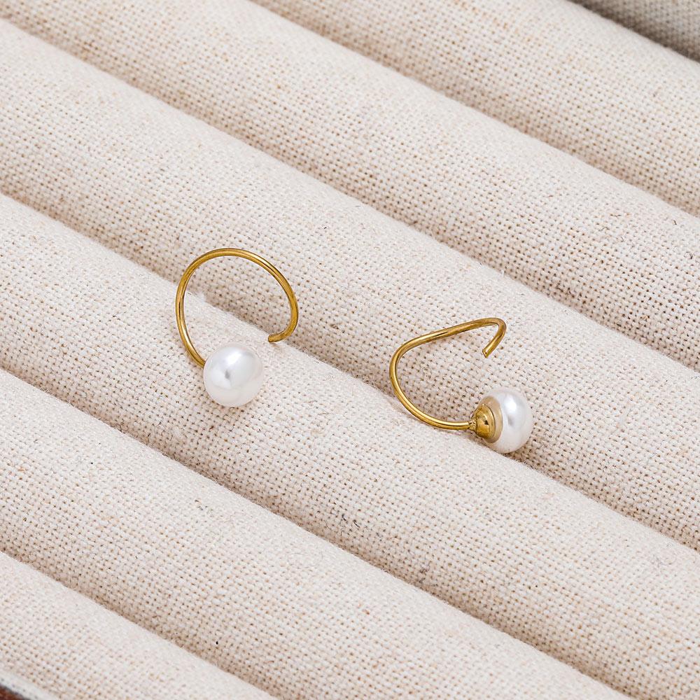 Fenny 18K Gold-plated Waterproof Elegant Screw Flat Freshwater Pearl Hoop Earring Trend for Women Ladies Jewelry