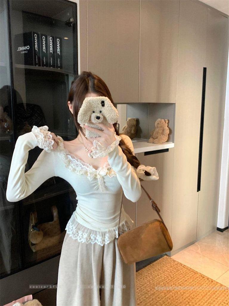 Women's V-Neck French Lace Patchwork Long-Sleeve T-Shirt - Slim Fit, Waist-Cinched - Perfect for Spring, Autumn, Winter