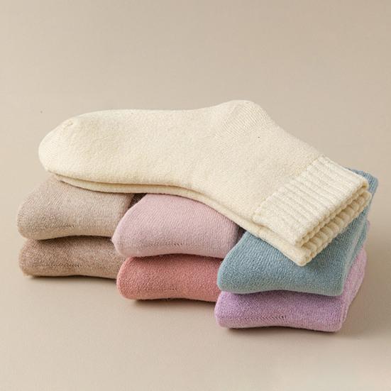 1 Pair Women Winter Socks Mid-tube Thickened Warm Soft Plush No Odor Solid Color High Elasticity Anti-slip Sweat-absorption Anti-shrink Sports Socks