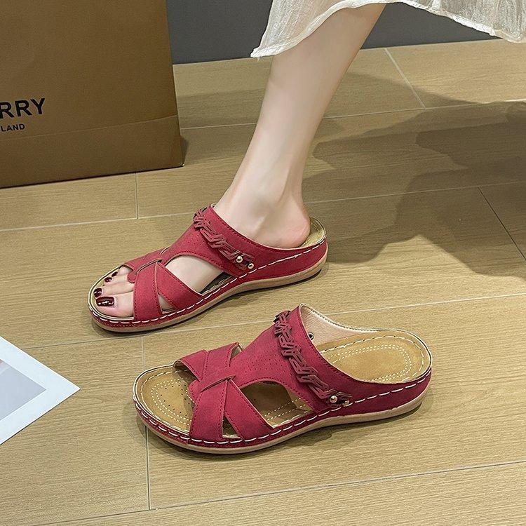 Neue Hausschuhe mit schrägem Absatz für Damen im Sommer 2024, heißer Verkauf, leichter Hausschuhe im europäischen und amerikanischen Stil mit Taillenboden