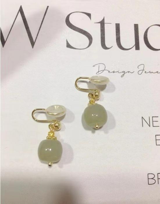 Retro Chinese Hetian Hanfu Style Clip-On Earrings - Unique Niche Design, No Piercing Needed