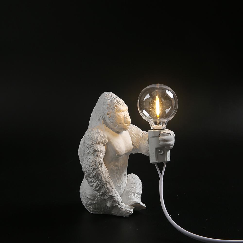 Lampă de masă din rășină Animal Gorilla Ornamente mici Mini Gorilla Lumini LED drăguțe Decor pentru interior Corp de iluminat lampa de masă artizanală