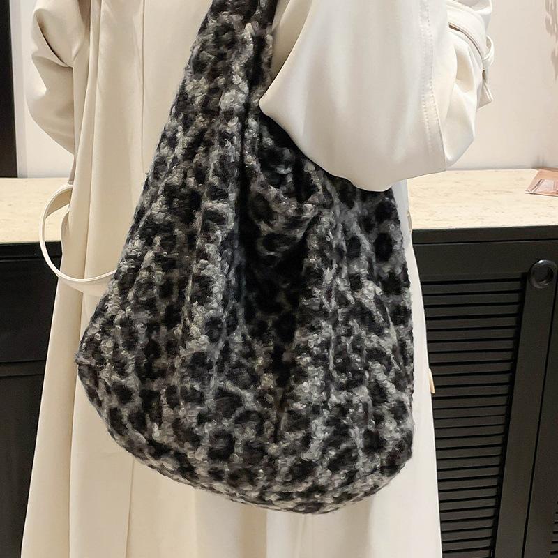 

Корейская сумка Ins Style из искусственного плюша ягненка, новая сумка на плечо на осень и зиму, модная универсальная сумка с леопардовым принтом