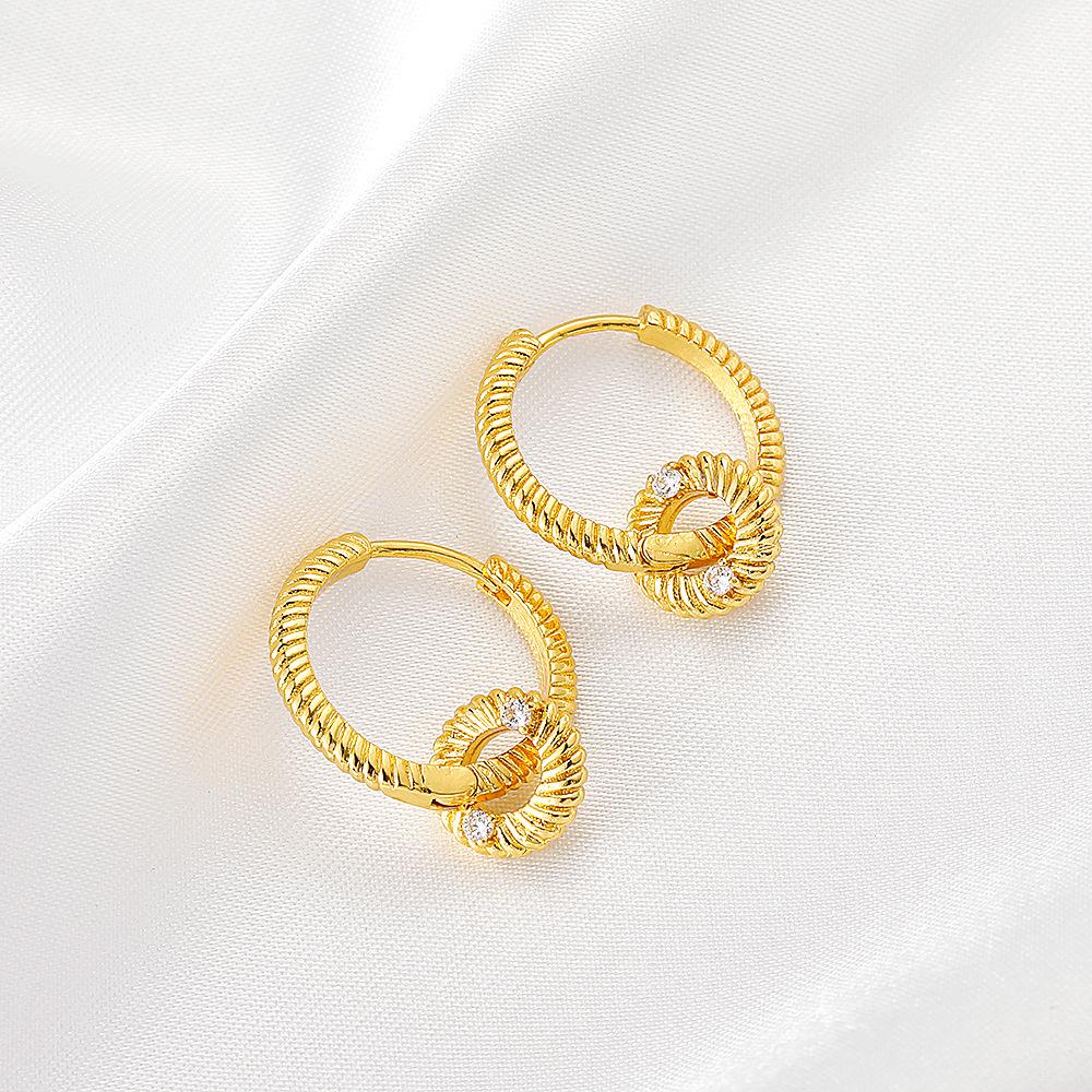 European & American Minimalist Zircon Flower Earrings with Heart Ear Cuffs - Stylish Niche Design for Women