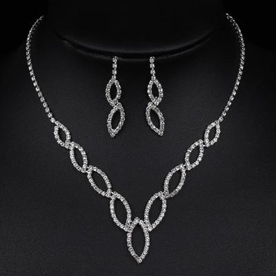Europäisches und amerikanisches geometrisches Pendelschmuckset, zweiteiliges Set mit Halskette und Ohrringen